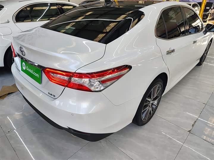 Фото 7 - Toyota Camry