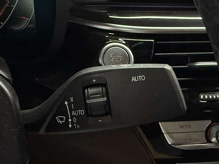 Фото 18 - BMW 5 Series