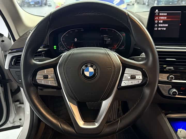 Фото 23 - BMW 5 Series