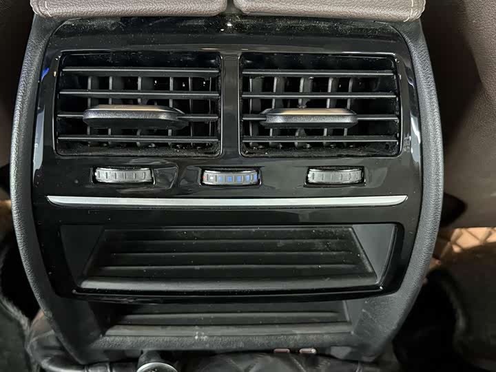 Фото 24 - BMW 5 Series