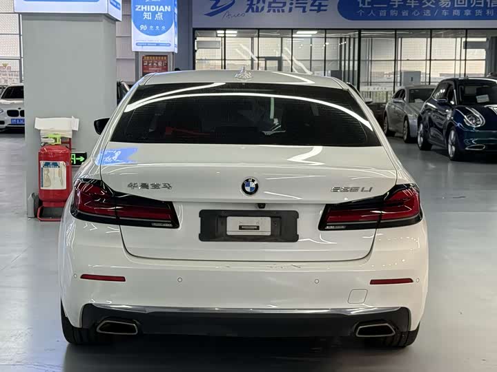 Фото 26 - BMW 5 Series