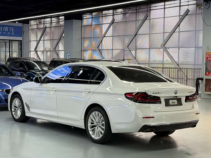 Фото 27 - BMW 5 Series