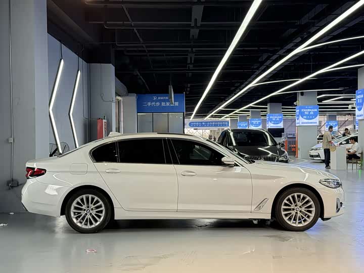 Фото 28 - BMW 5 Series