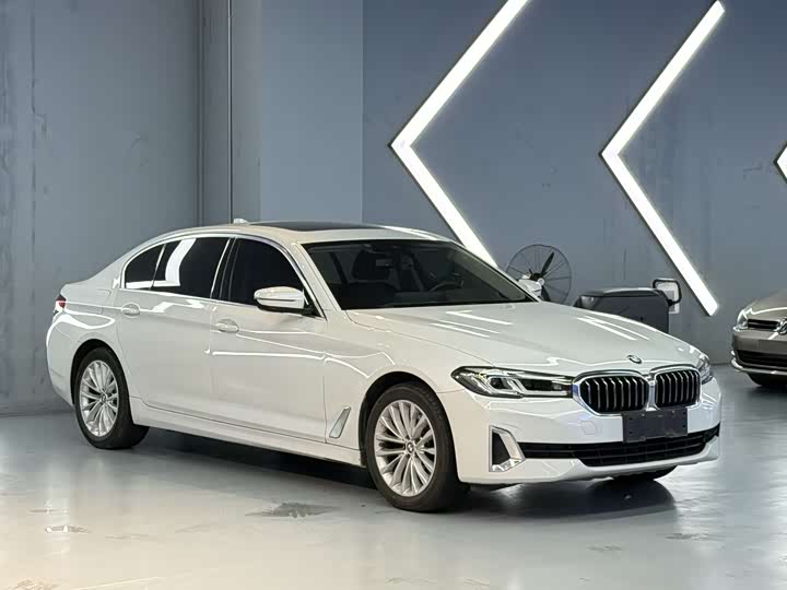 Фото 3 - BMW 5 Series