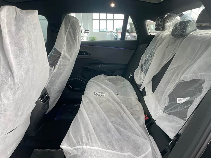 Фото 9 - Hongqi EH7