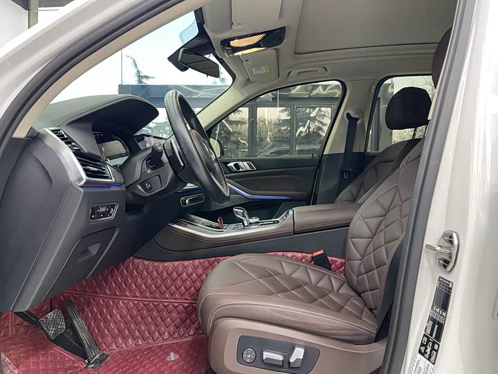 Фото 17 - BMW X5