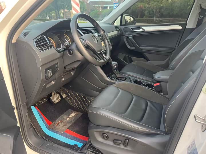 Фото 4 - Volkswagen Tiguan L Pro