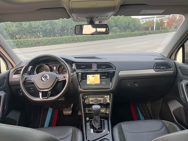 Фото 5 - Volkswagen Tiguan L Pro