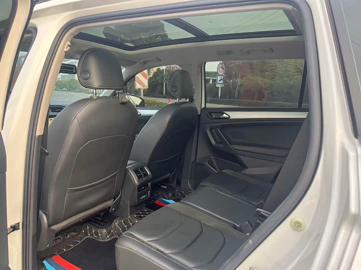 Фото 6 - Volkswagen Tiguan L Pro