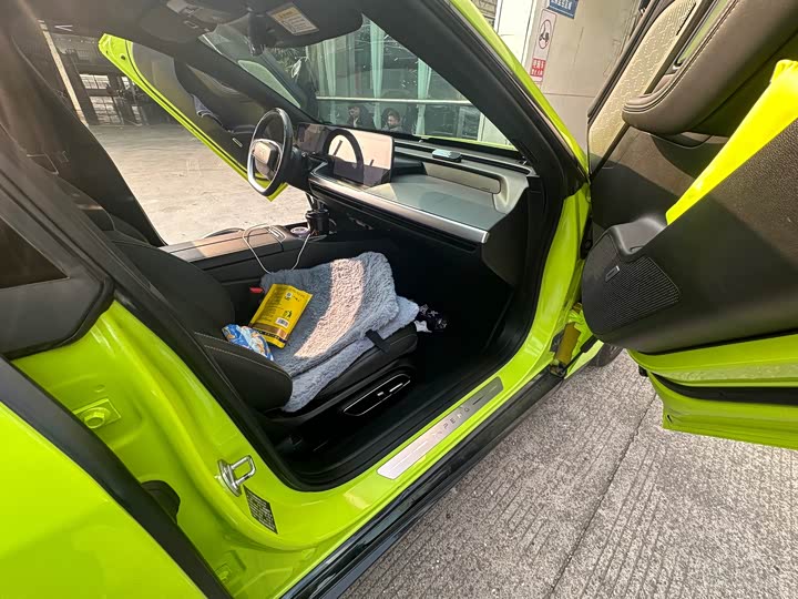 Фото 11 - XPeng P7