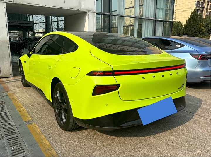 Фото 14 - XPeng P7