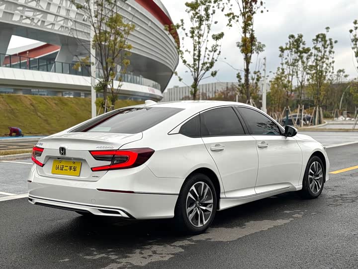 Фото 4 - Honda Accord