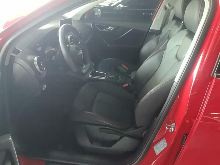 Фото 15 - Audi Q2L