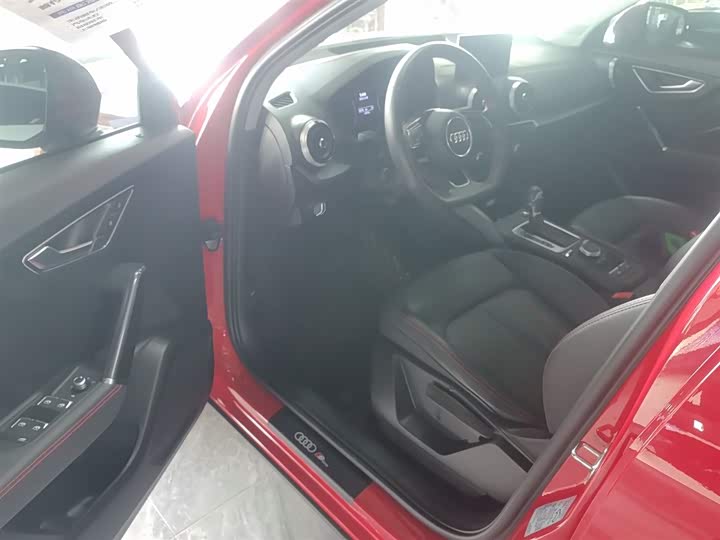 Фото 16 - Audi Q2L