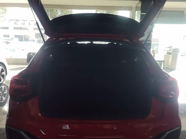 Фото 19 - Audi Q2L