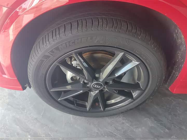 Фото 23 - Audi Q2L