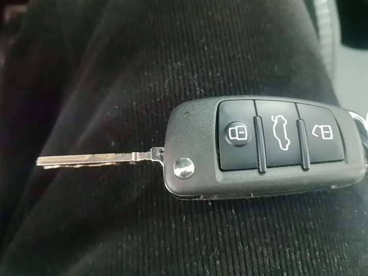 Фото 9 - Audi Q2L