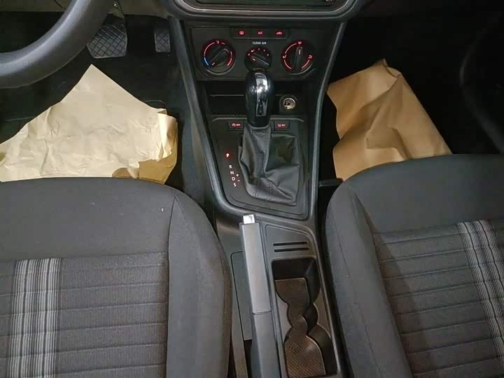 Фото 14 - Volkswagen Lavida