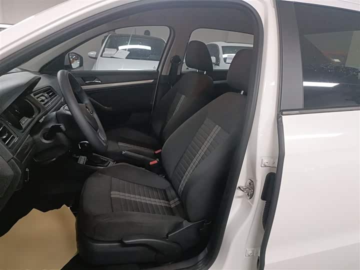 Фото 15 - Volkswagen Lavida