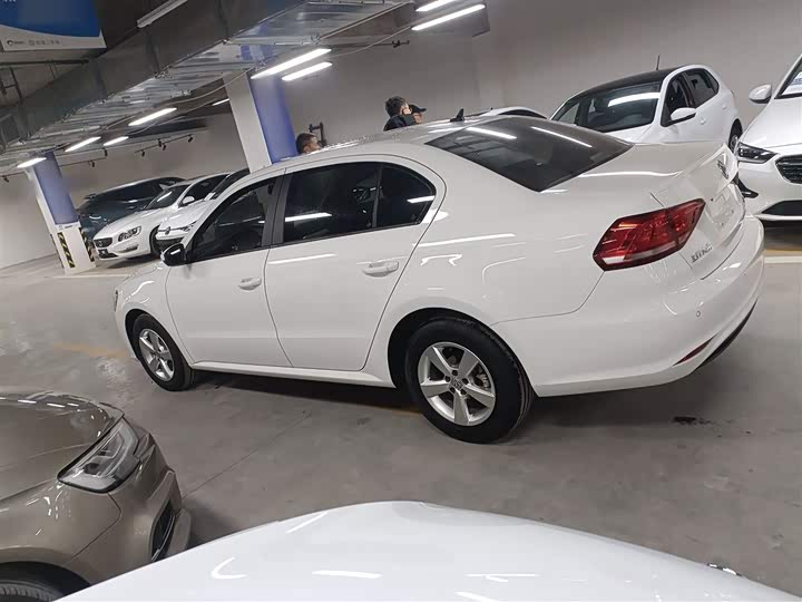 Фото 5 - Volkswagen Lavida