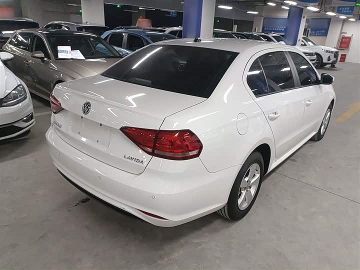 Фото 7 - Volkswagen Lavida