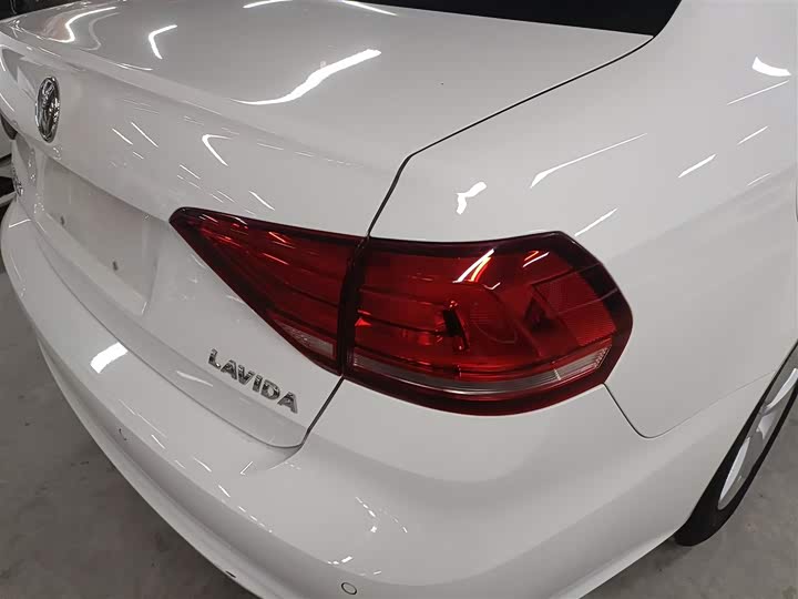 Фото 8 - Volkswagen Lavida