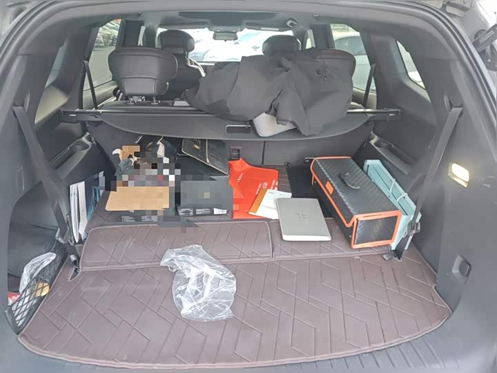 Фото 10 - Ford Edge