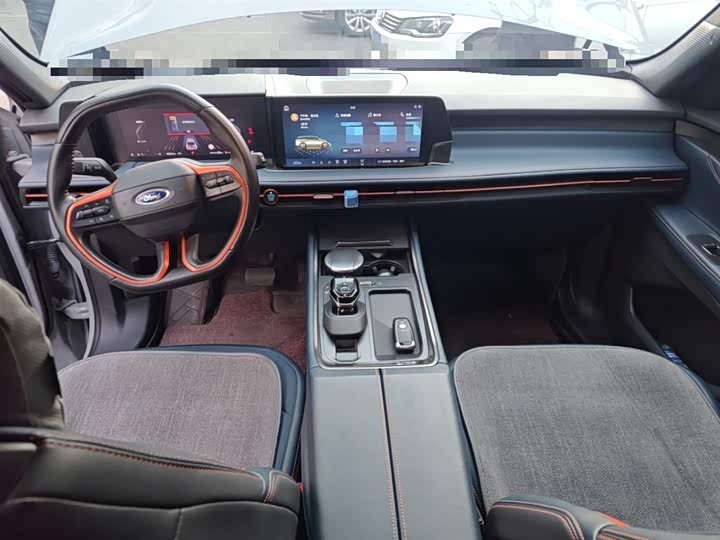 Фото 13 - Ford Edge