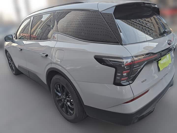 Фото 27 - Ford Edge