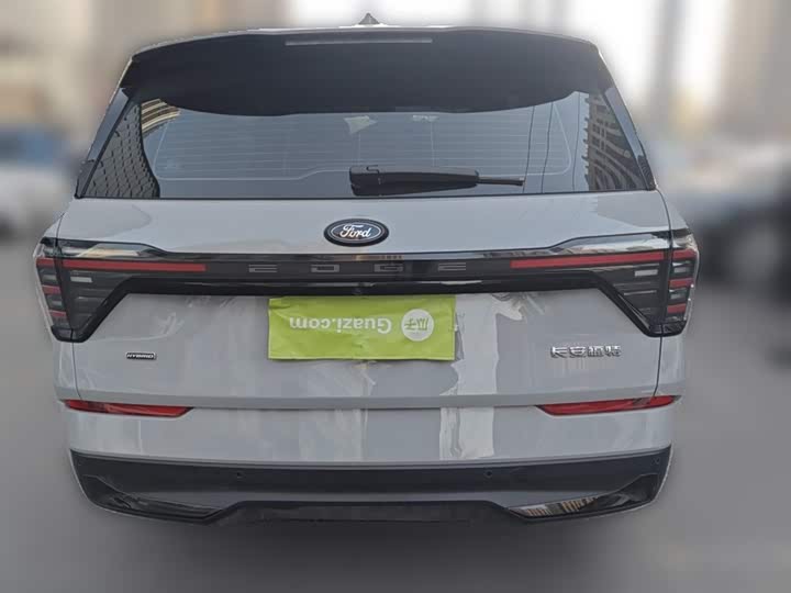 Фото 28 - Ford Edge