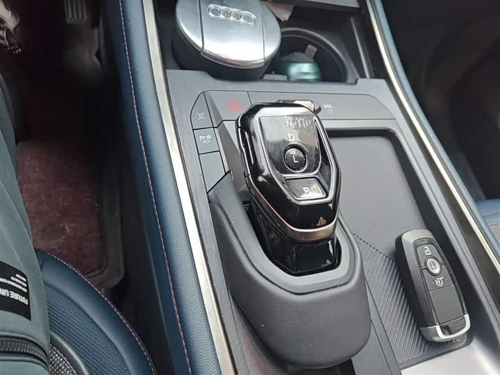 Фото 7 - Ford Edge