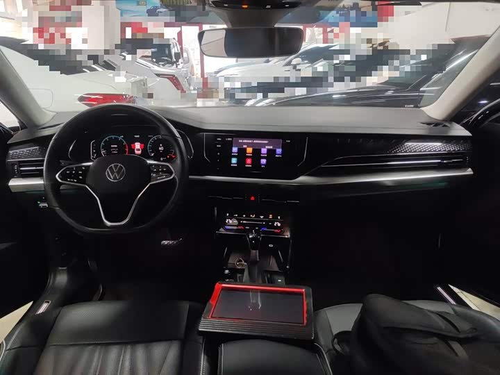 Фото 10 - Volkswagen Passat