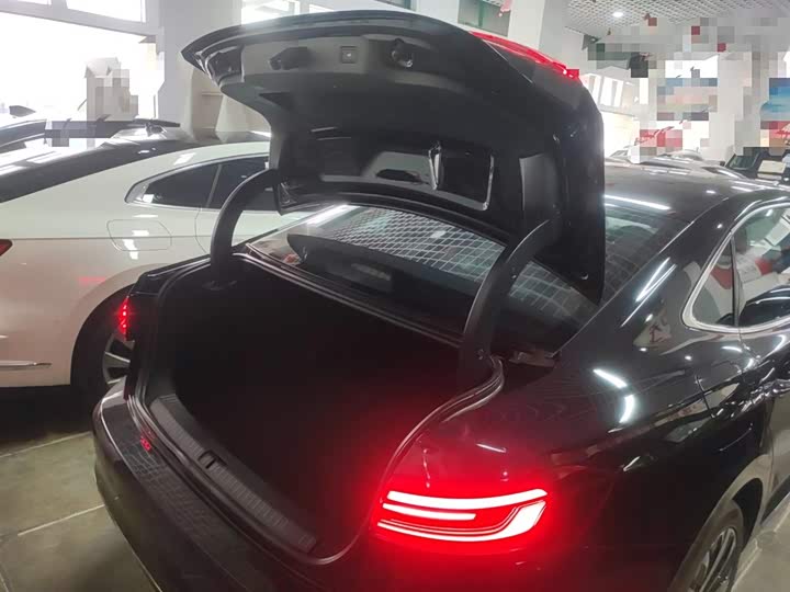 Фото 19 - Volkswagen Passat