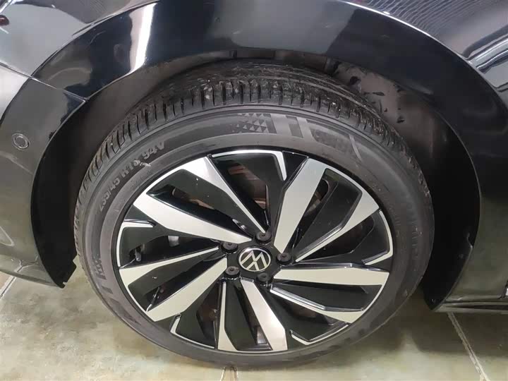 Фото 23 - Volkswagen Passat