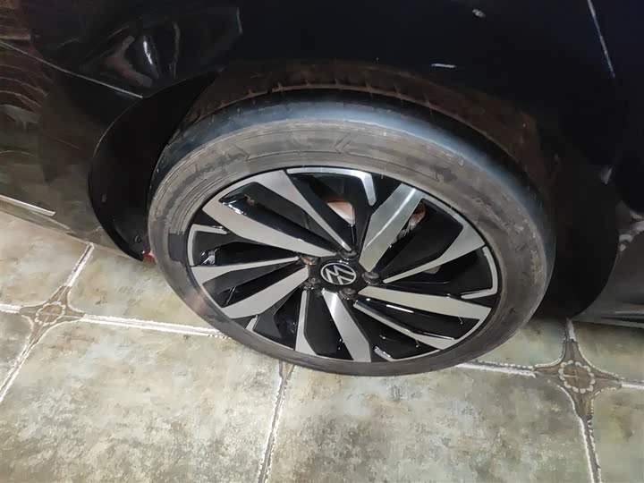 Фото 26 - Volkswagen Passat