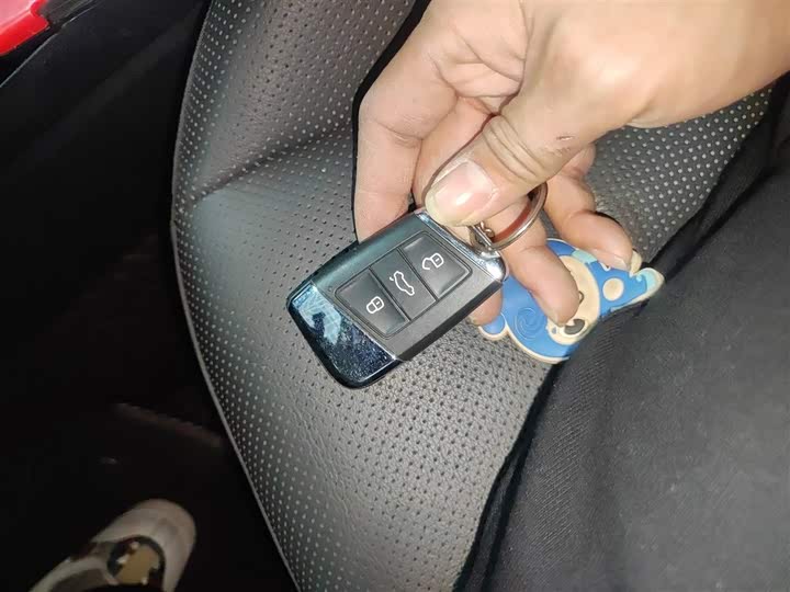 Фото 9 - Volkswagen Passat