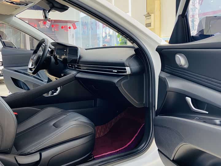 Фото 10 - Hyundai Elantra N line