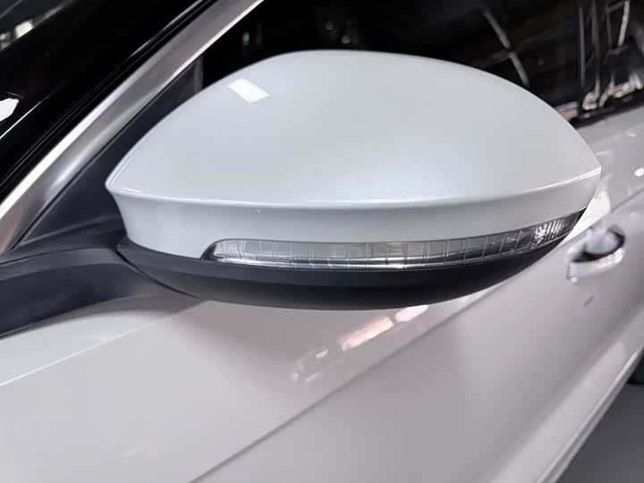 Фото 6 - Volkswagen T-Roc