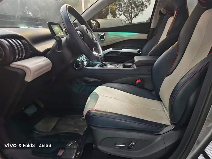 Фото 9 - BYD Yuan Plus