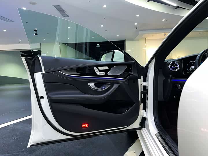 Фото 10 - Mercedes-Benz AMG GT