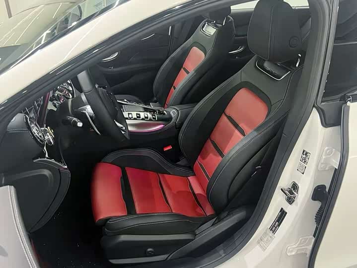 Фото 16 - Mercedes-Benz AMG GT