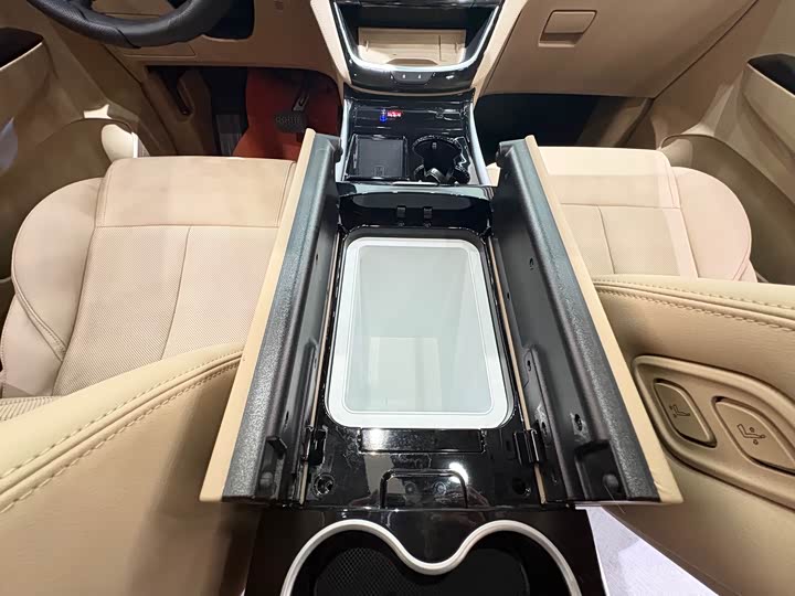 Фото 14 - Buick GL8 Hybrid