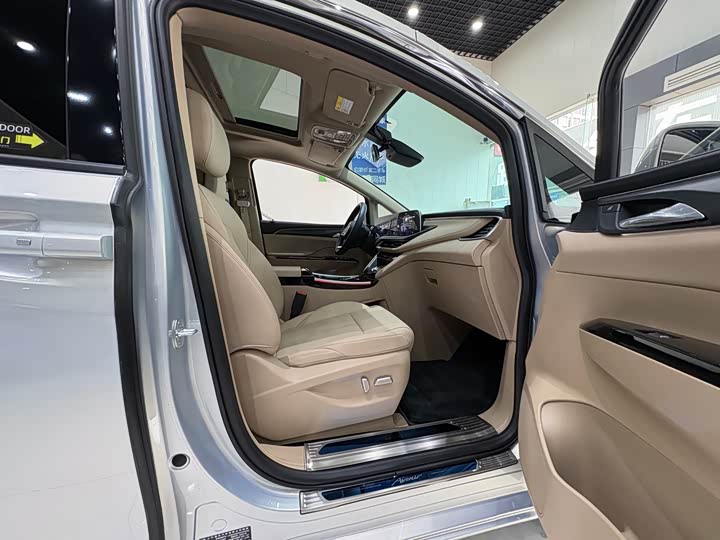 Фото 16 - Buick GL8 Hybrid