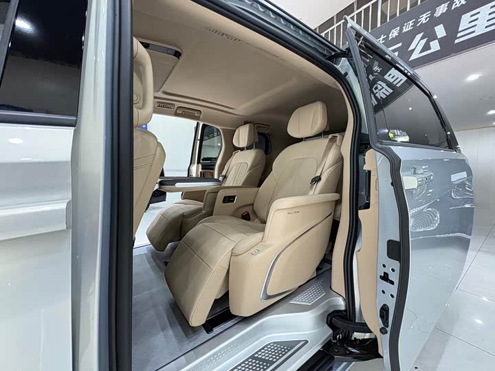 Фото 17 - Buick GL8 Hybrid