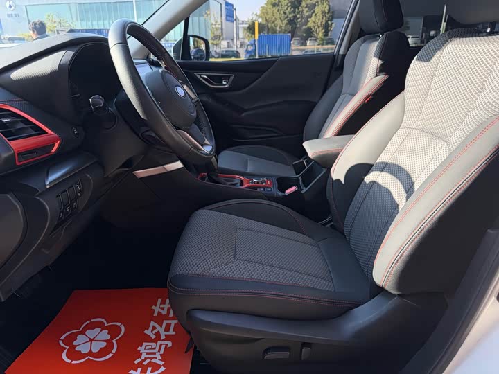 Фото 4 - Subaru Forester