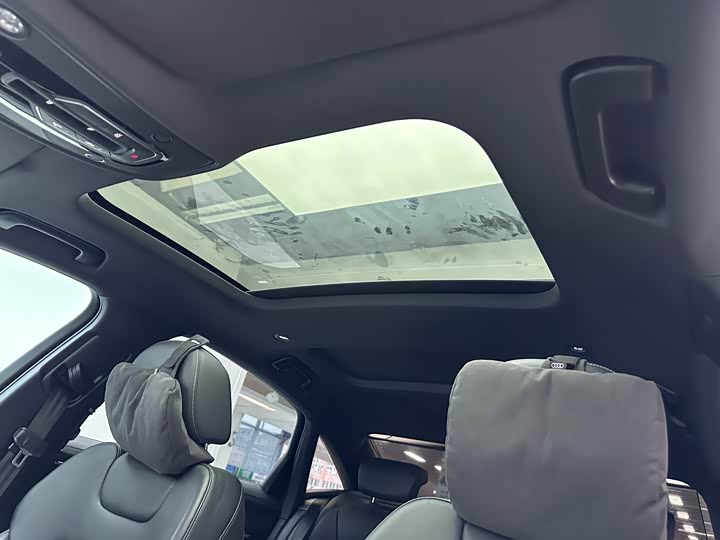 Фото 10 - Audi A6L