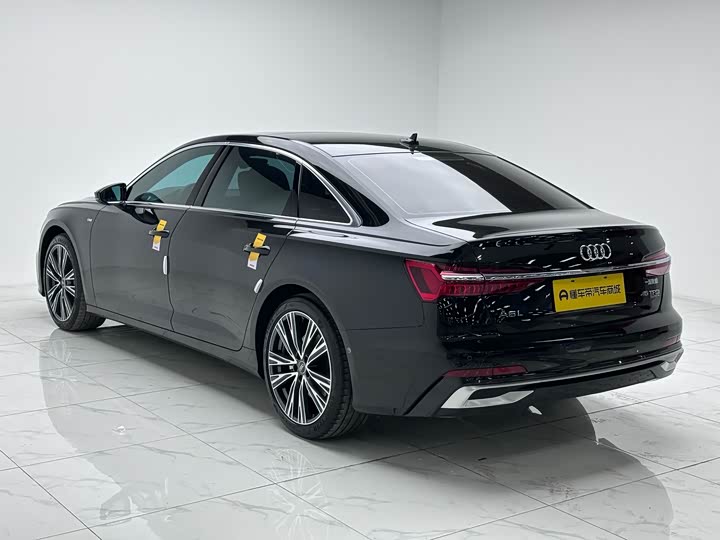 Фото 17 - Audi A6L