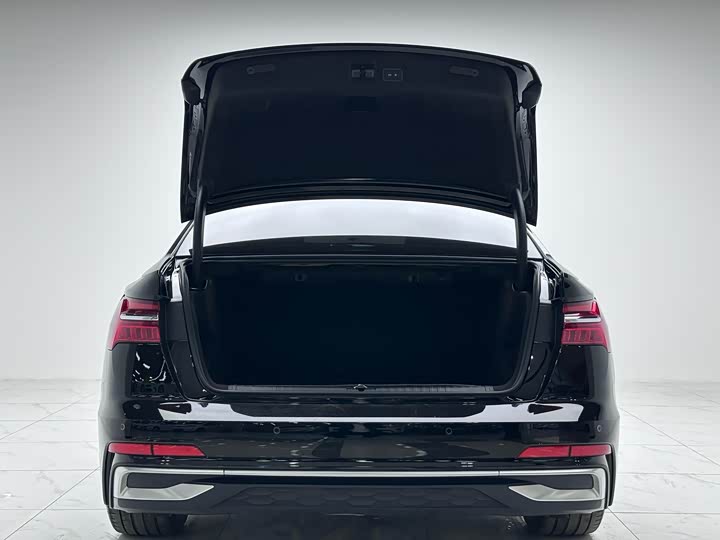 Фото 18 - Audi A6L