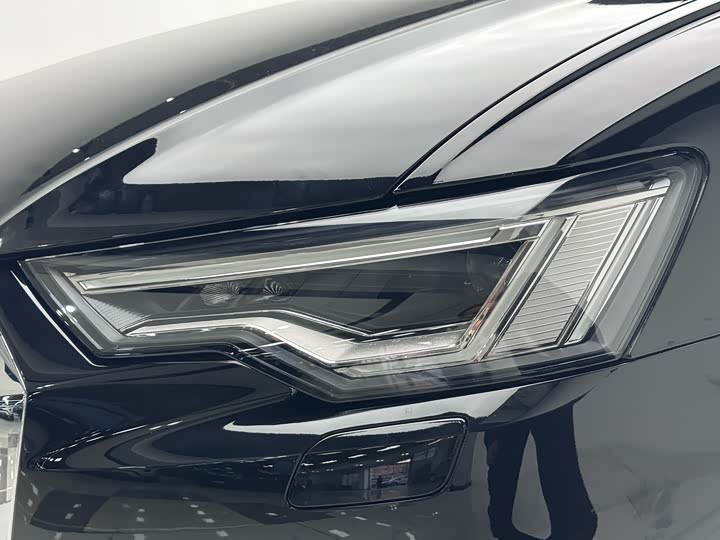 Фото 4 - Audi A6L