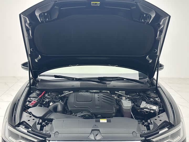 Фото 5 - Audi A6L